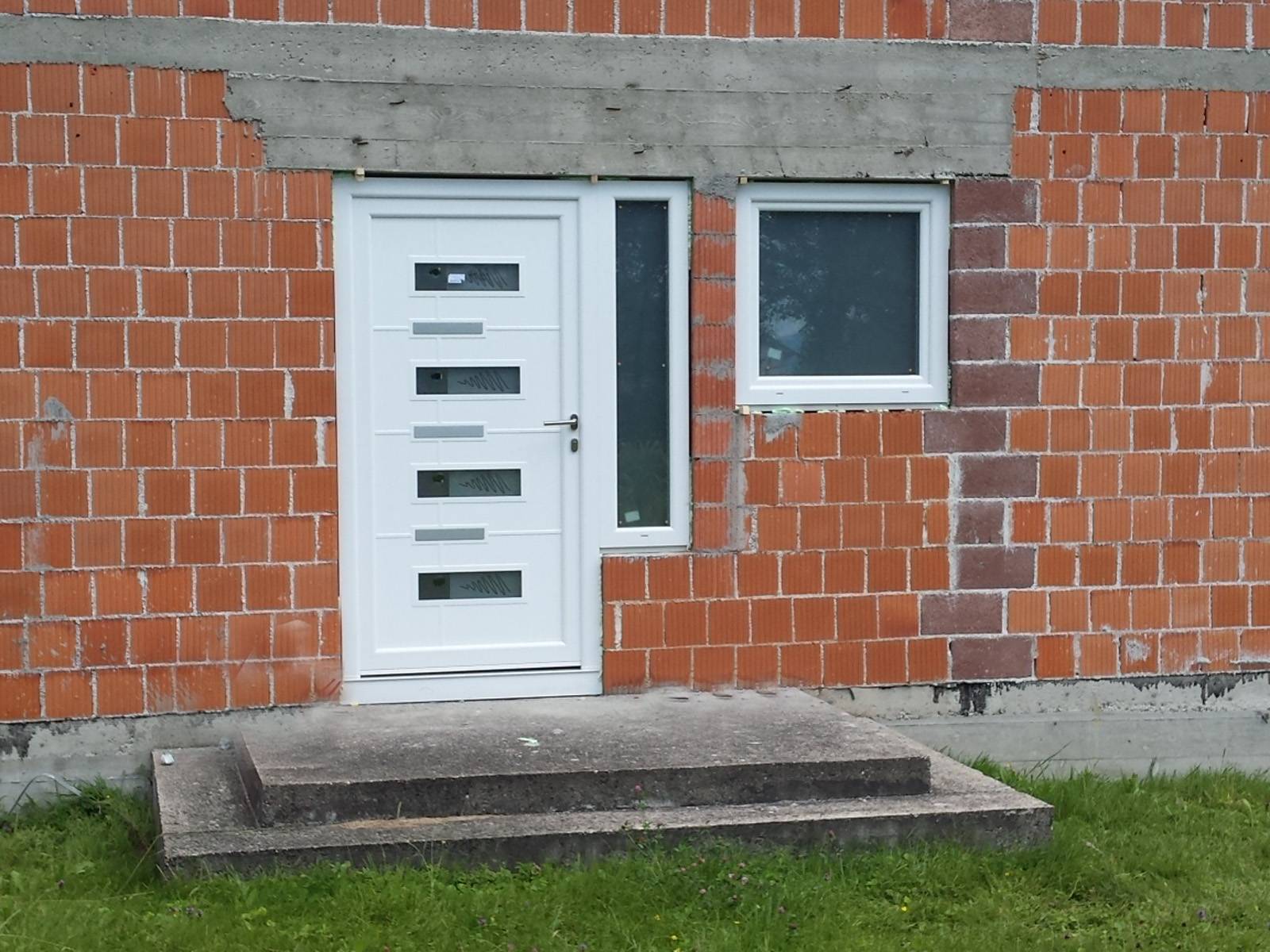 Ugrađeni PVC prozori na obiteljskoj kući